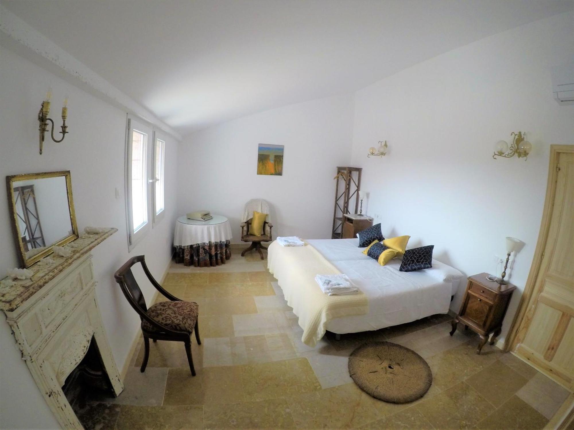 Castell Granadella Hotel *